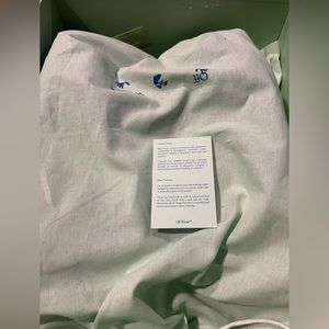 OFF-White Odsy 1000
